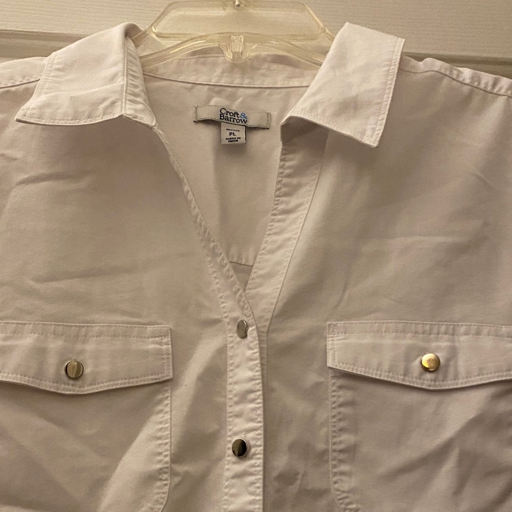 Soft White Collared Button-Up Blouse - image 6